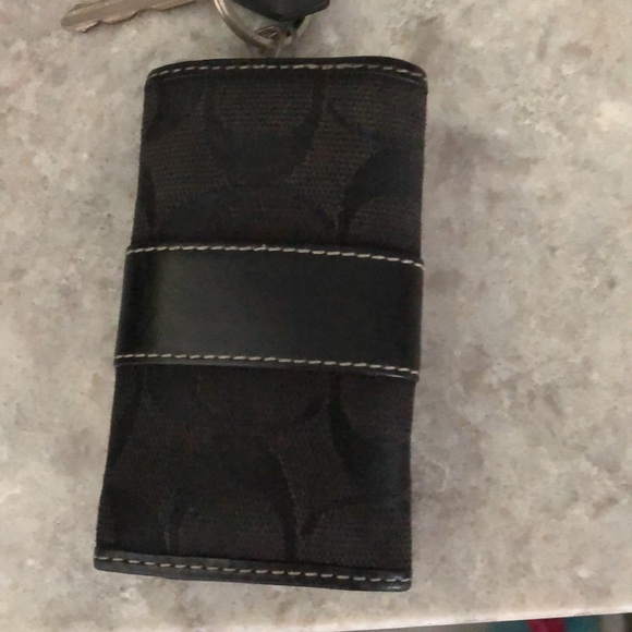 - Coach keycase - Picture 2 of 2